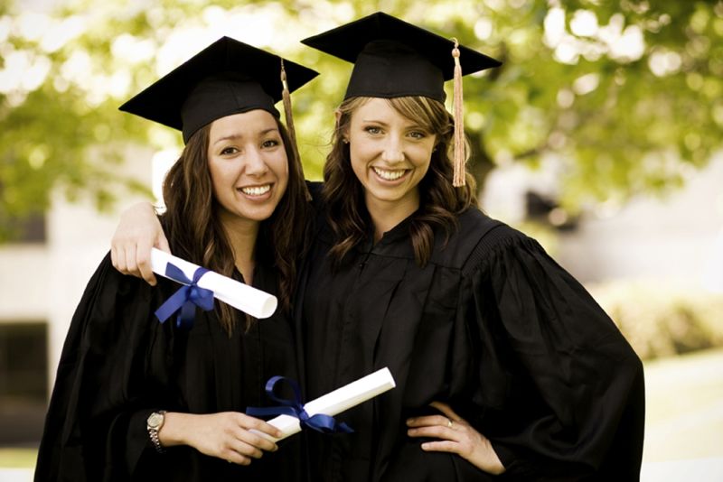 Top High School Scholarships for College-bound Students